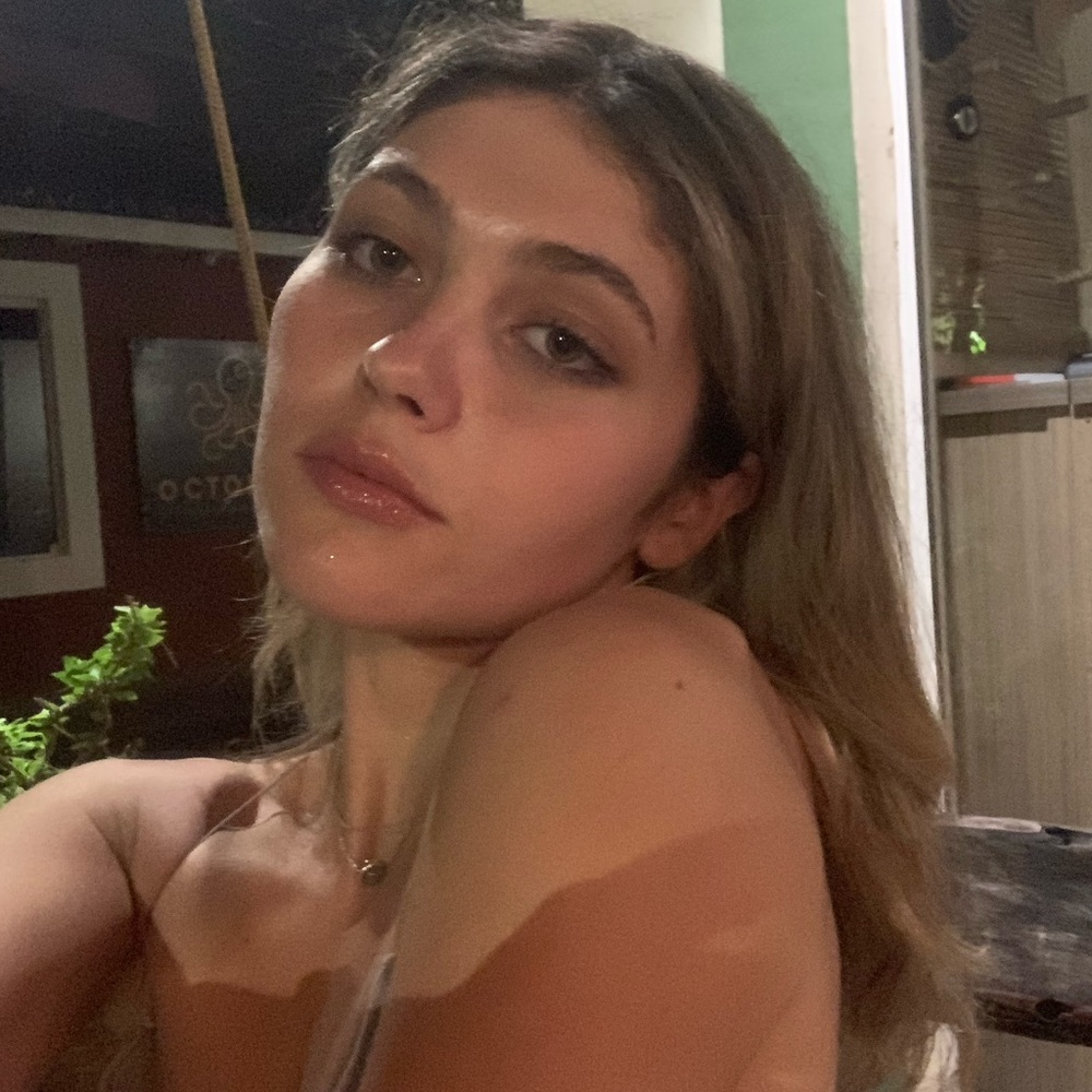 Meet your Posher, Ava